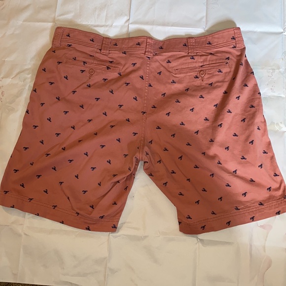 🎉Host Pick🎉Men’s St. John’s Bay Shorts pink and Blue 42 - Picture 3 of 3